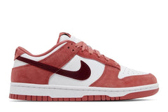 Nike Dunk Low 'Valentine's Day 2024' (W)